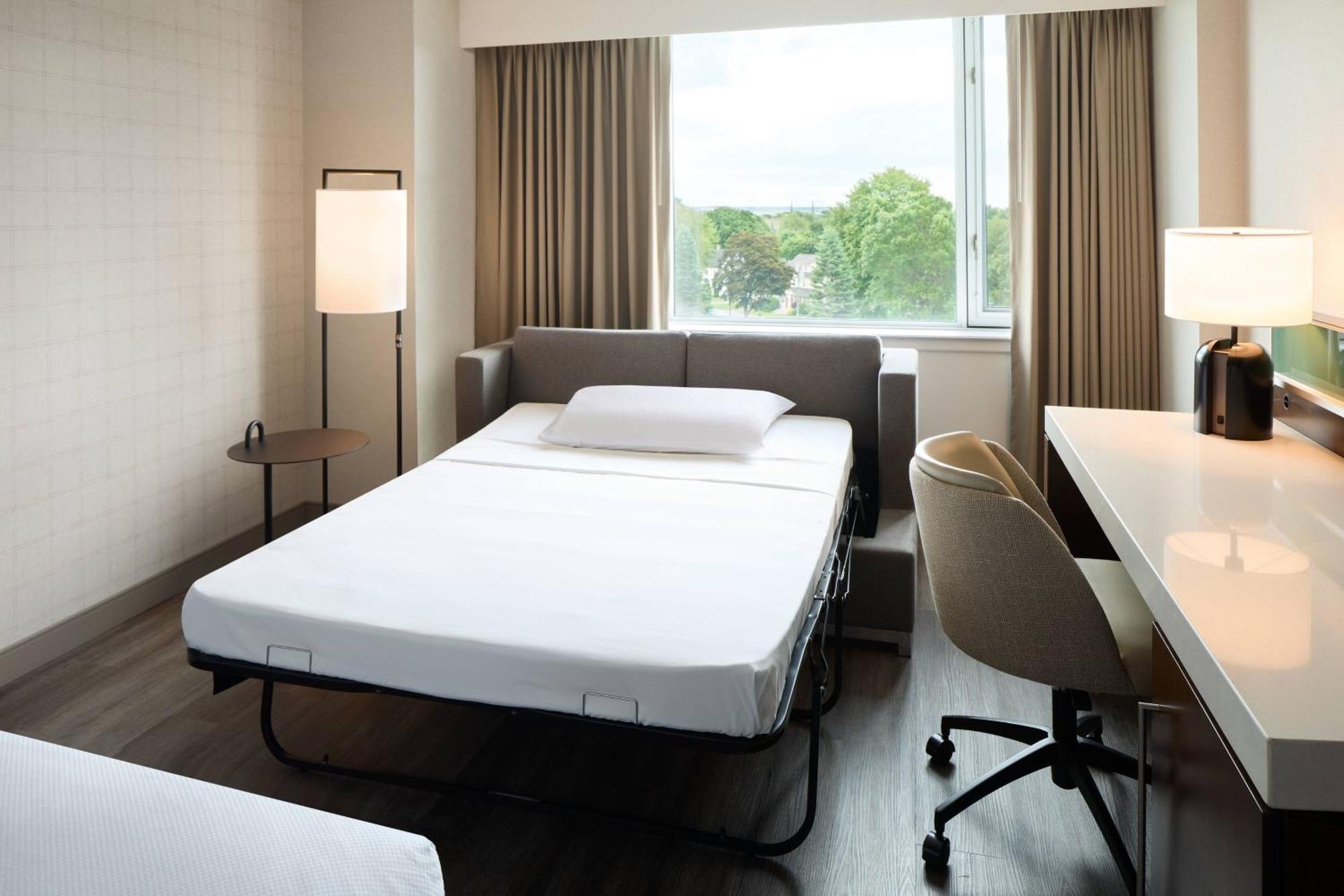 Delta Hotels By Marriott Fredericton Eksteriør billede