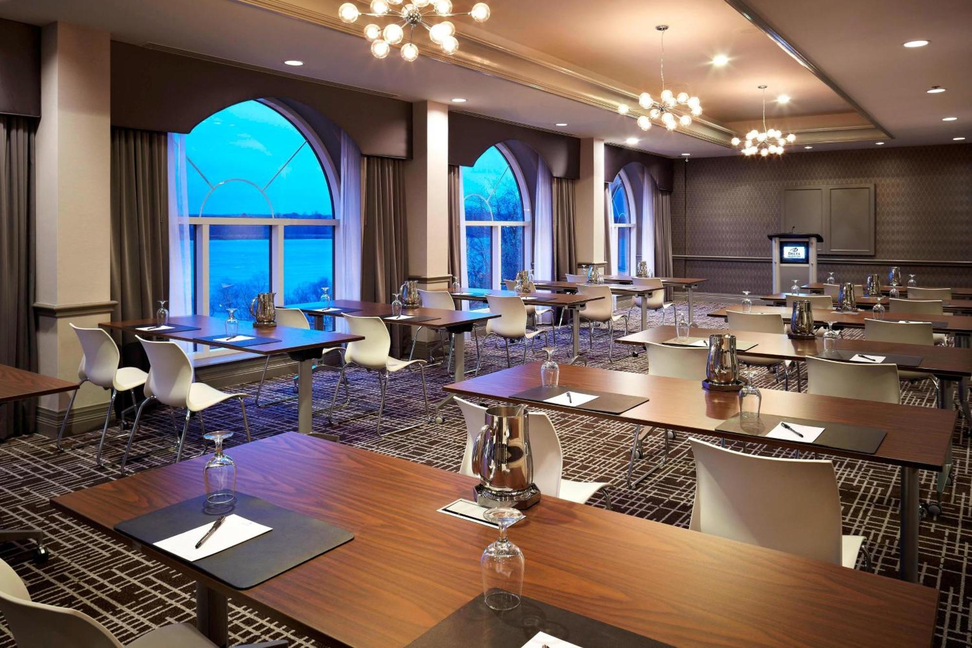 Delta Hotels By Marriott Fredericton Eksteriør billede